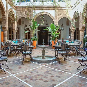 4* رياد Al Madina